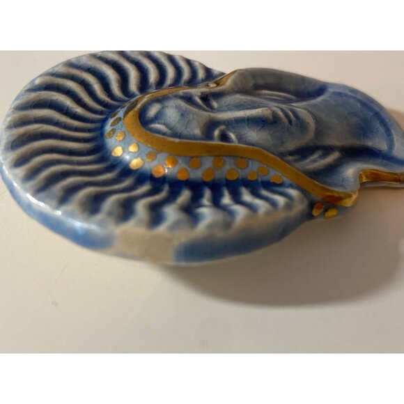 Virgin Mary Brooch Pin Blue Gold Trim Ceramic Glazed Painted Signed VTG - Picture 4 of 4